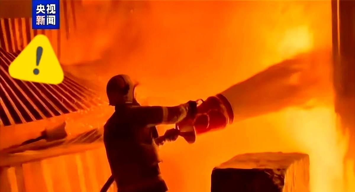 一个中将，在自己的国家，被一个汽车炸弹给端了。

早上7点，人还在车里，就这么没