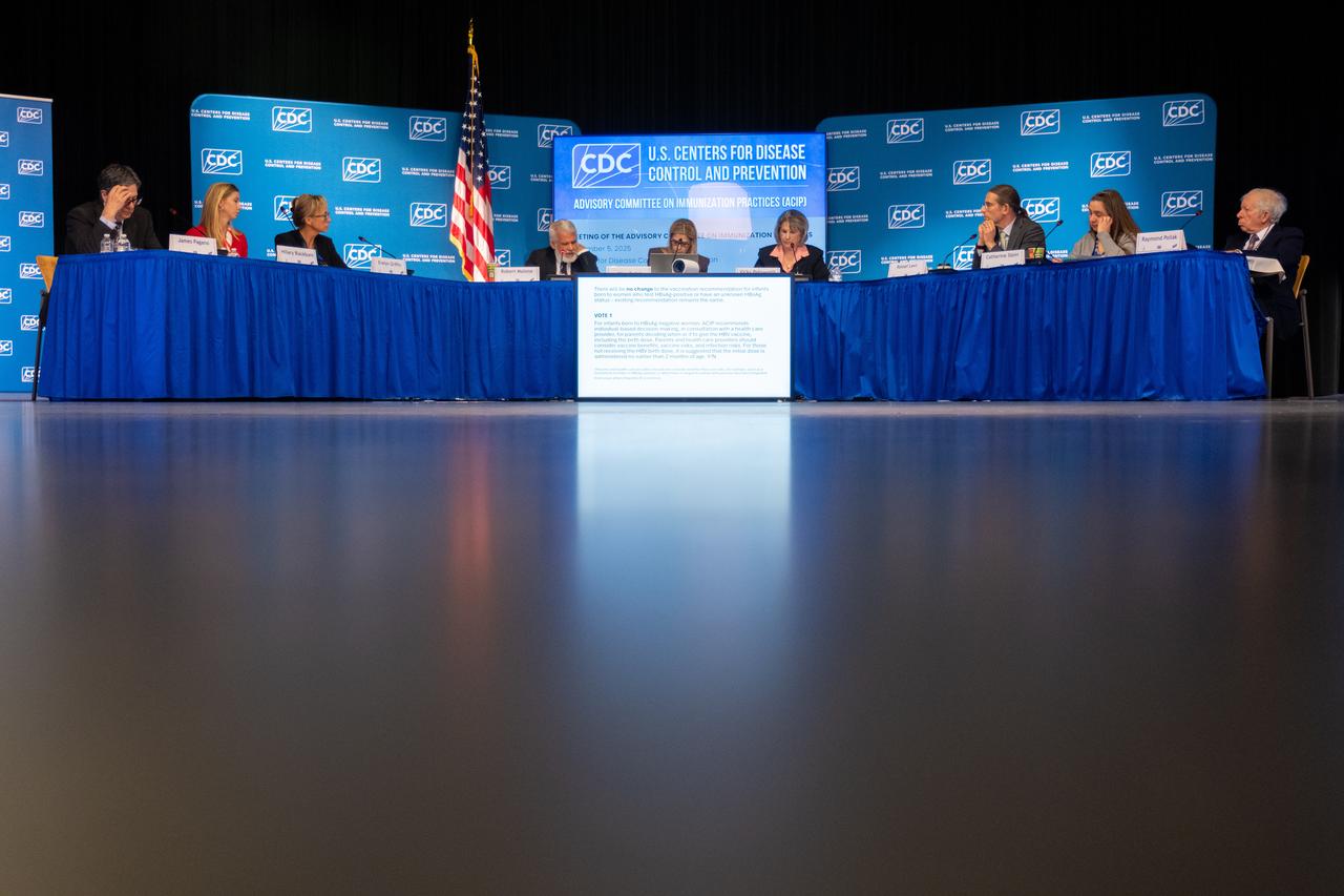 反疫苗派掌权！美国废除新生儿乙肝全民接种，医学界怒批