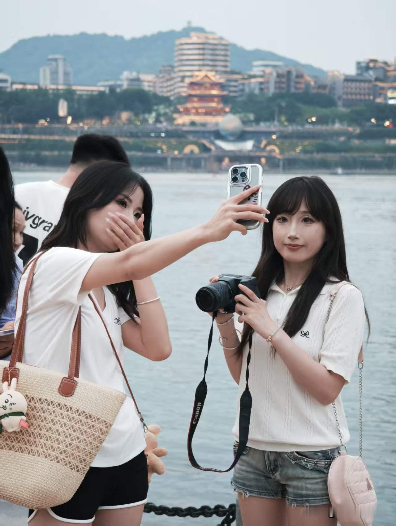 现在的三江口
耍法真的多
独属于夏威宜的快乐来了🏊‍♂️
