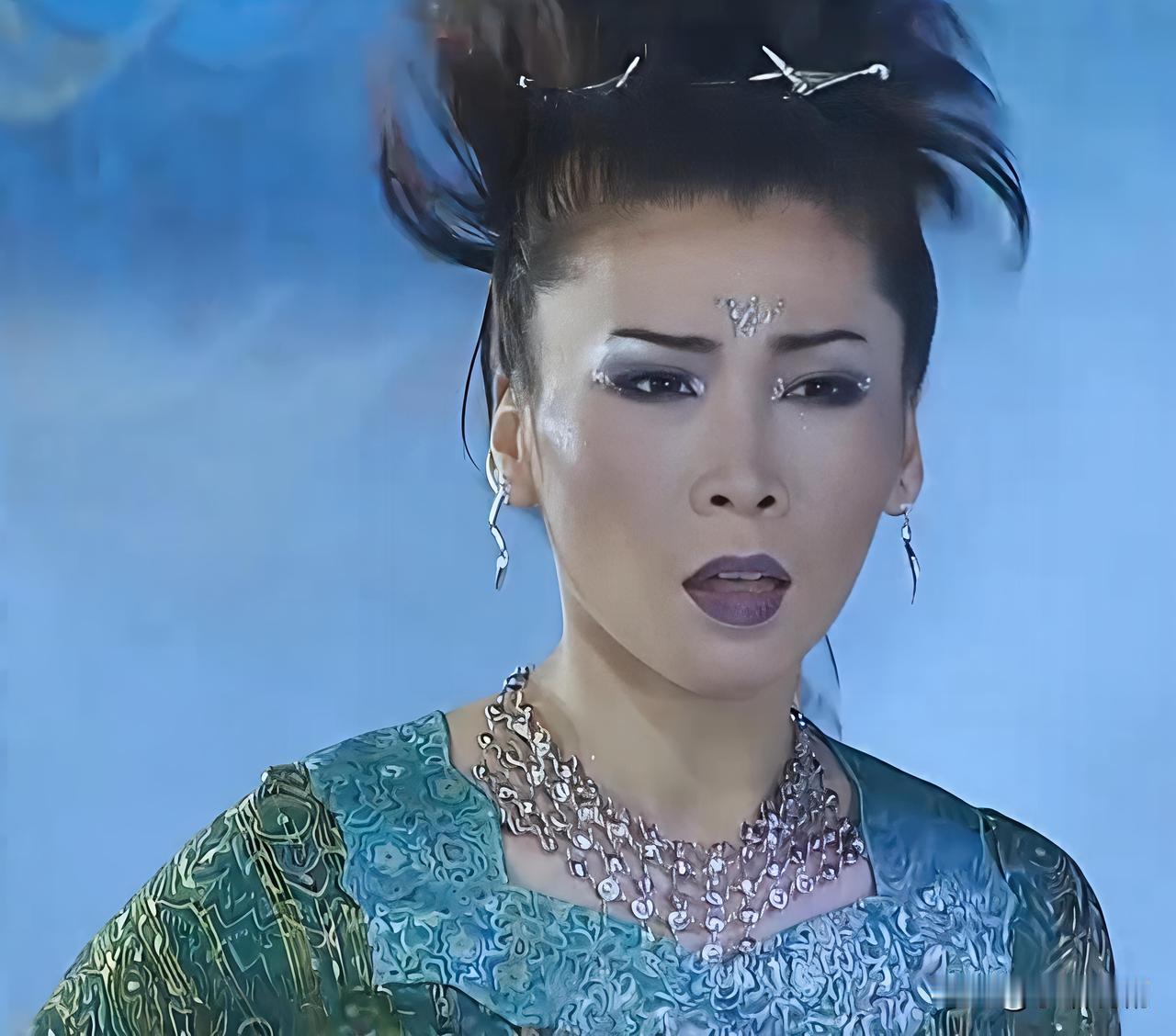 风婆婆，是天庭的专职神祇，负责掌管天地间的风力和风向，常与巽二郎搭档，为九天应元