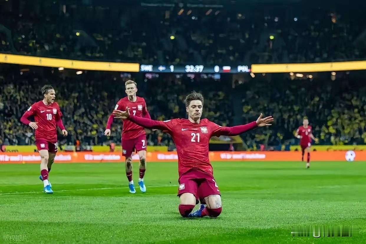 央视终于拿下2026世界杯版权，这场拉锯战打得太解气！FIFA一开始漫天要价，从