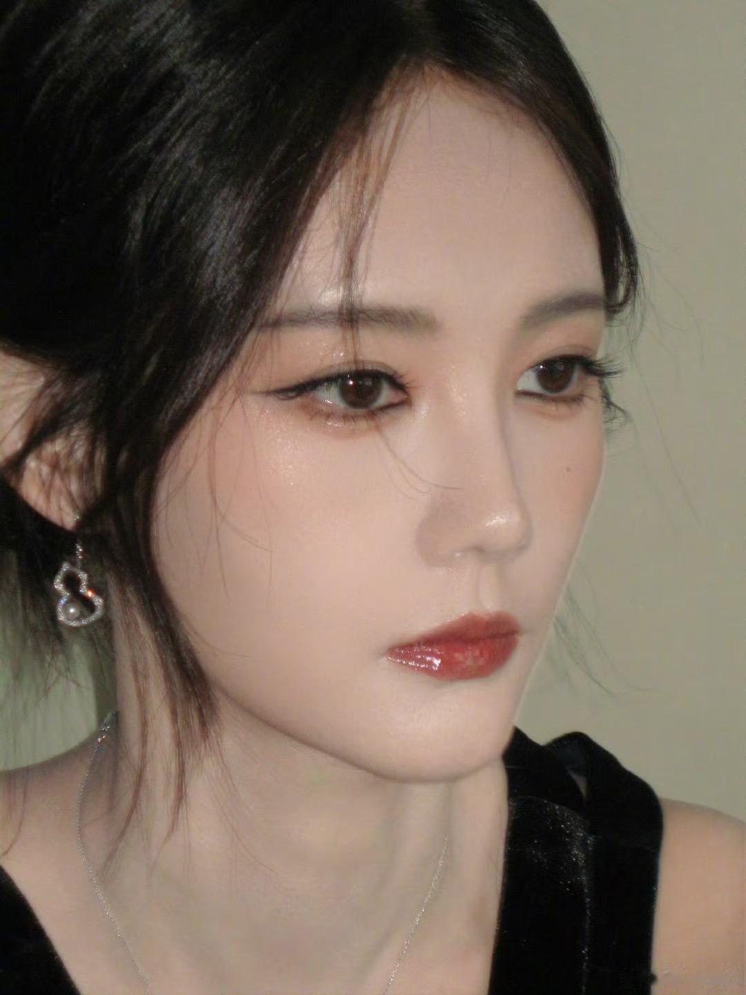李一桐。
