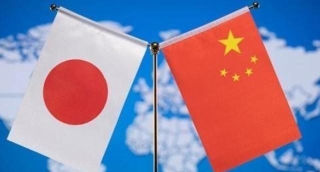 果不其然，还真被我猜对了！
 
日本压根不在乎我们的制裁，也不怕经济走低，航班停