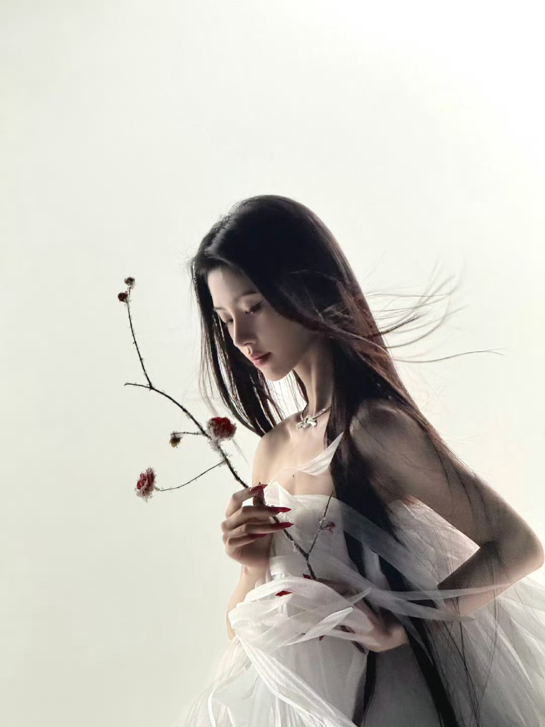 jjy﻿鞠婧祎万花世界 jjy鞠婧祎歌曲魔女大冒险 在这个喧嚣的冬季，闪闪发光吧