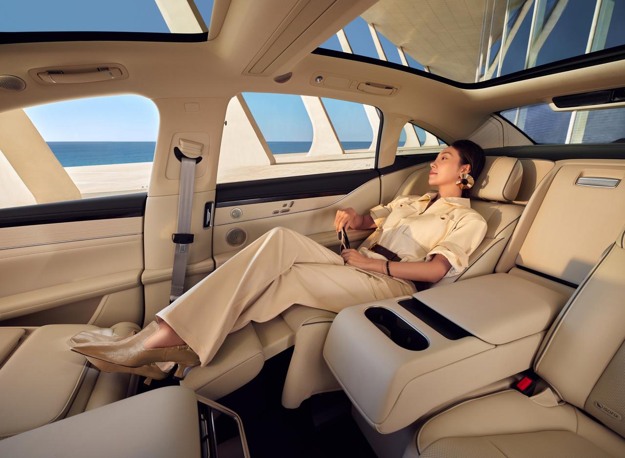 如今的消费者对科技豪华与高品质生活追求日益提升，他们更看重车辆在舒适、智能、安全