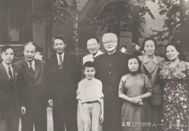 1951年7月1日，驻苏联大使馆举行中国共产党成立30周年纪念会。这是出席纪念会