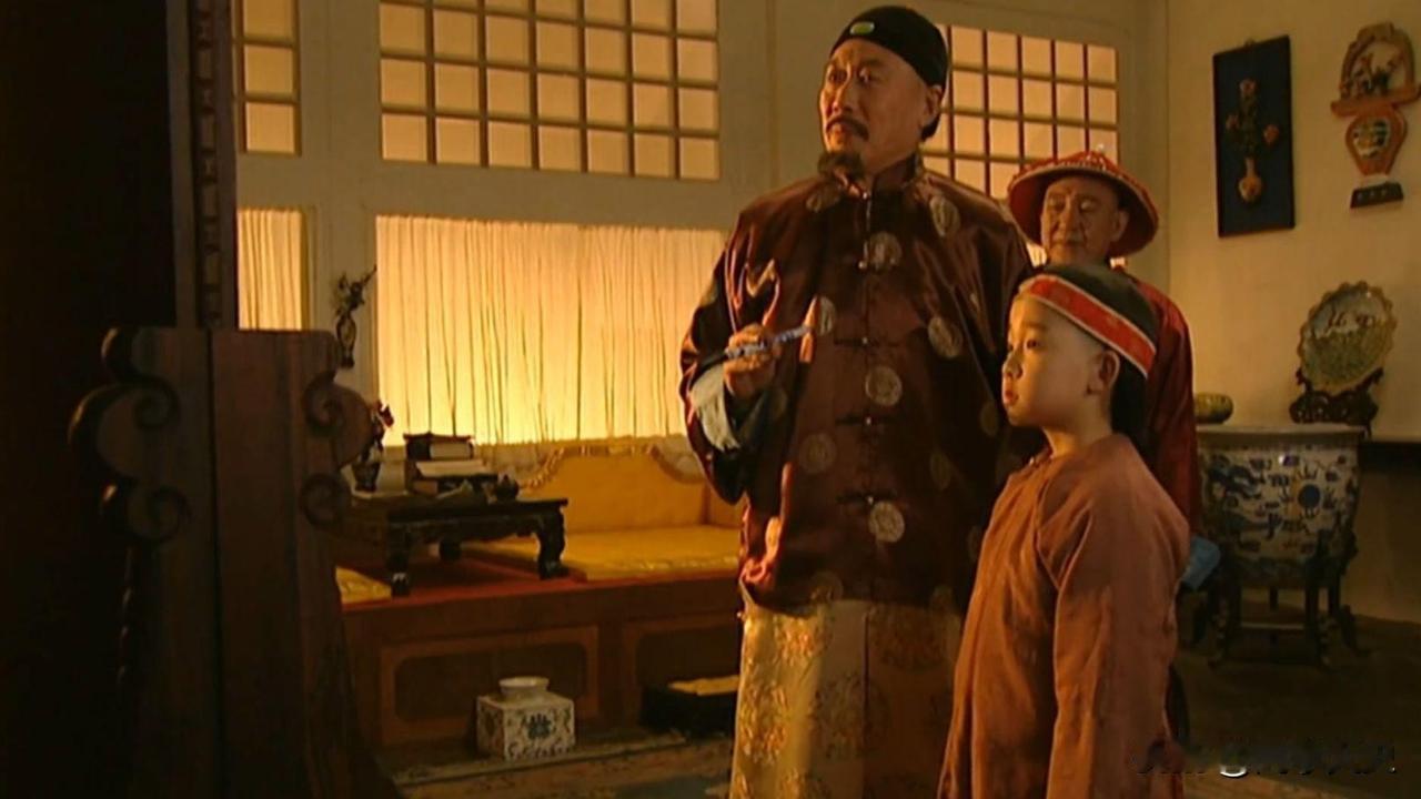 康熙六十年的夏秋之交，承德避暑山庄中，六十九岁的康熙与十二岁的皇孙弘历，度过了一