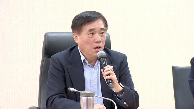 国民党大佬郝龙斌在被问到如何看待两岸关系时说，两岸要释放善意，但是中共军机绕台绝
