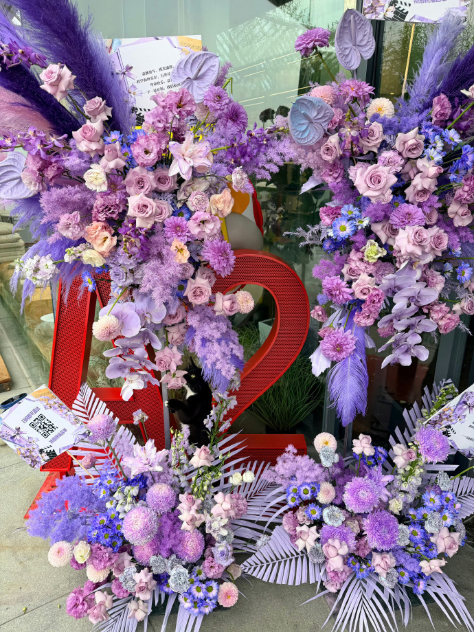 马嘉祺的毕业花篮马嘉祺的大学毕业照 马嘉祺的毕业花篮，粉丝应援很盛大！马嘉祺毕业