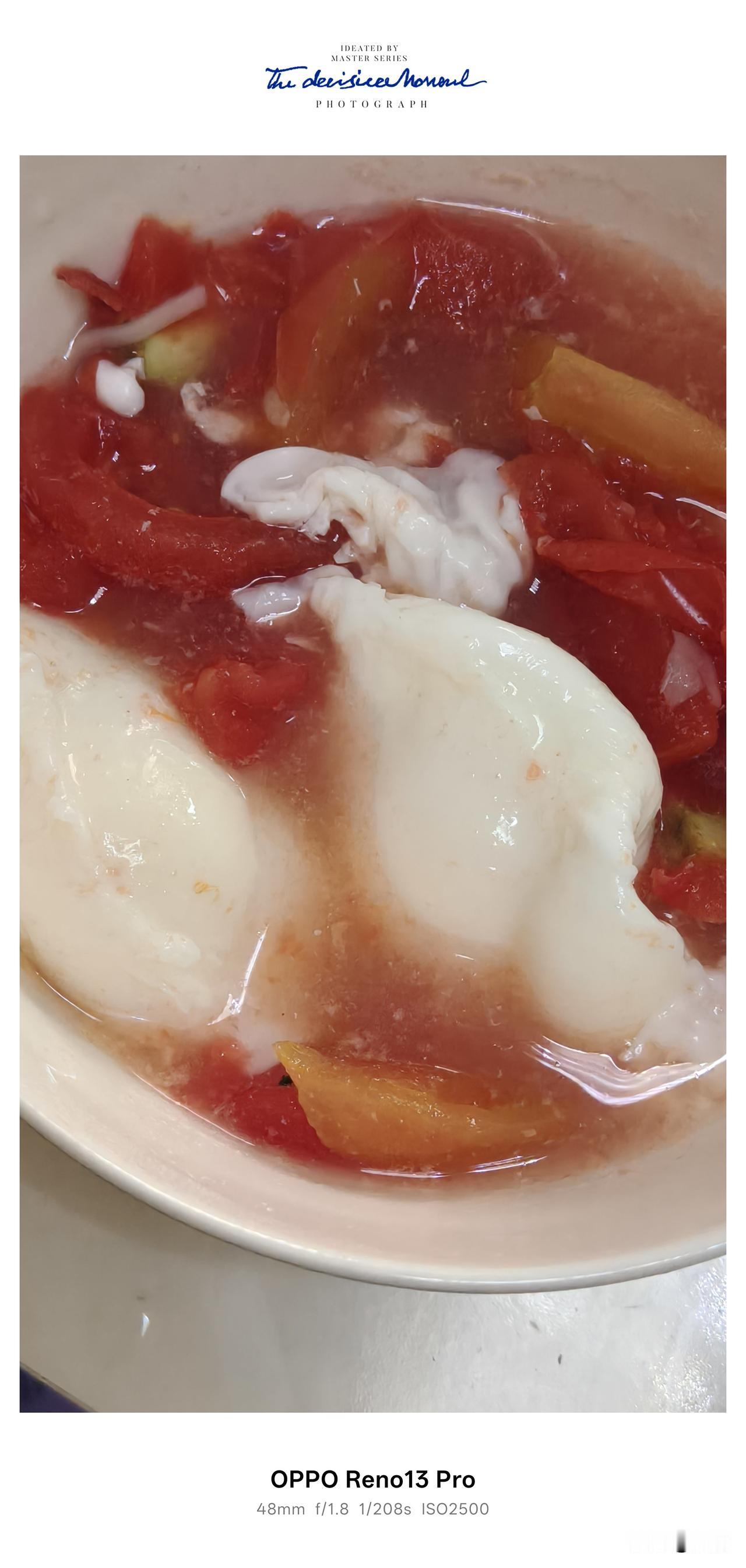 最近天气闷热，重油重盐的饭菜看着就没有胃口，我的晚餐索性简化成番茄煮荷包蛋，不放