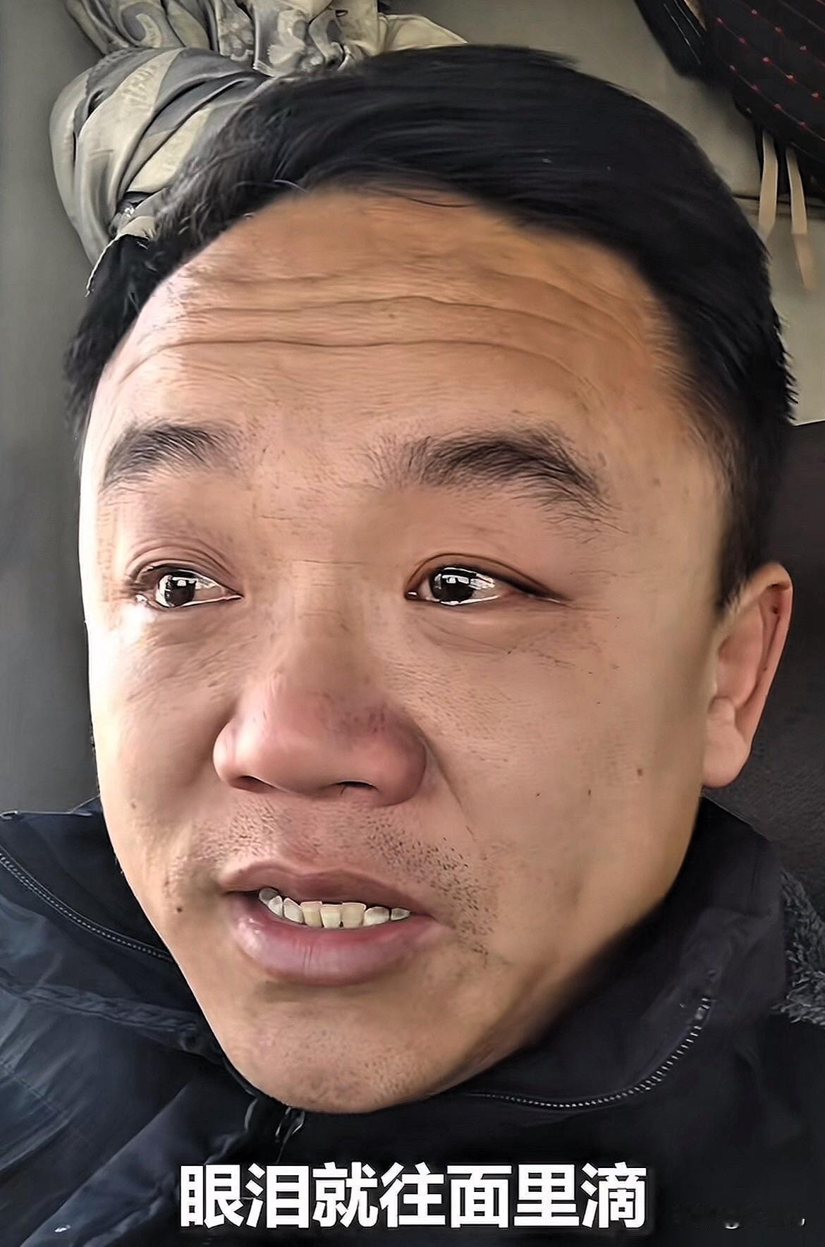 山东货车司机直接被“整哭了”！河南突降暴雪，高速封路。山东货车司机王大哥被困在路