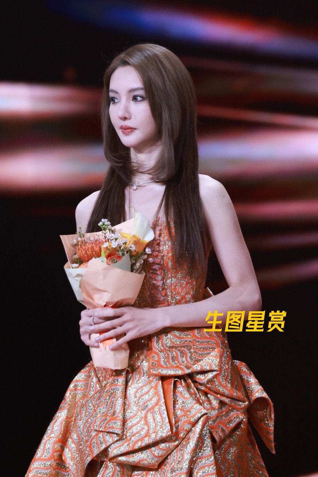 金晨微博之夜内场look，星光闪耀散发个性魅力✨🧡 | 2506独家 ​​​