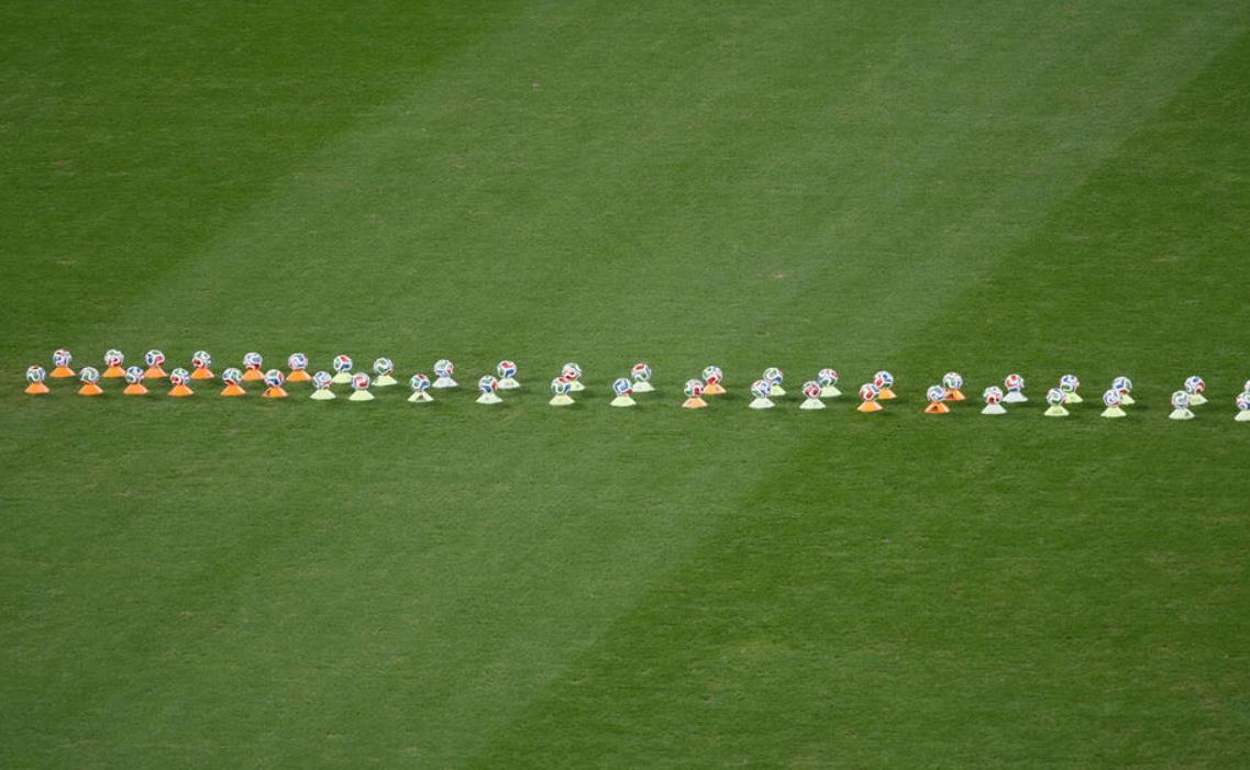 【日本队赛前突发状况】因“电波干扰”，原定约500架无人机表演紧急取消

在18