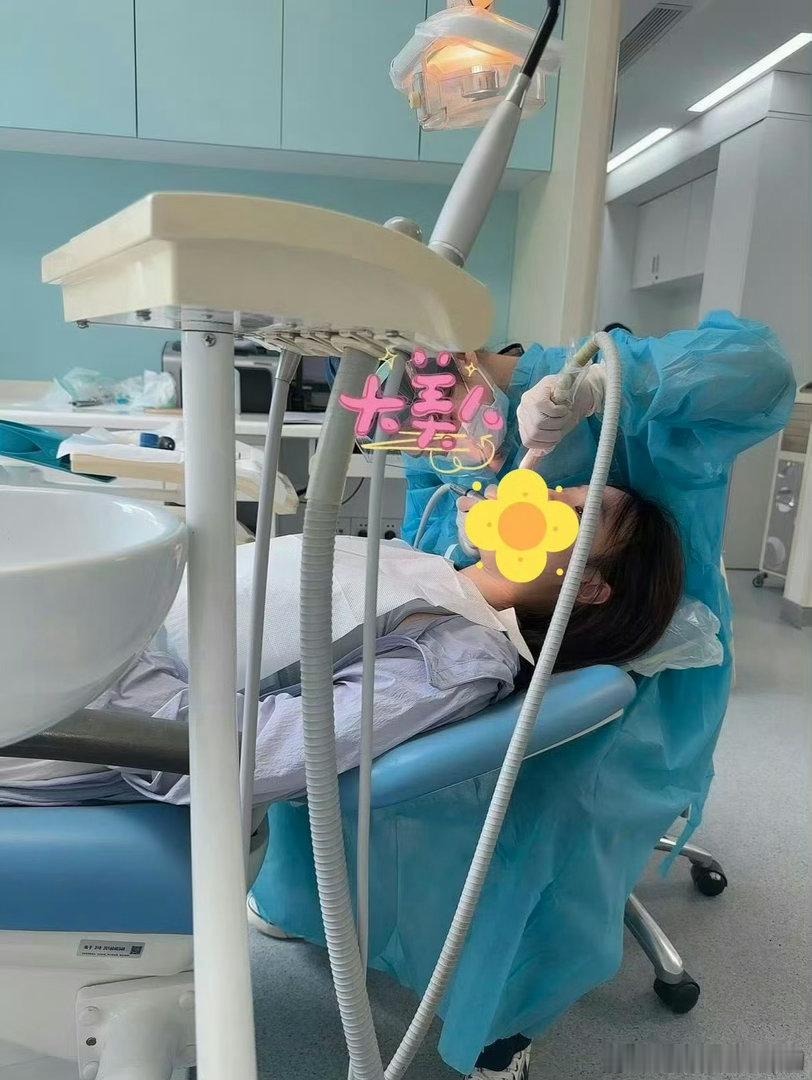 看牙医，技术真的顶顶重要‼️我上初中的时候去正畸了，但当时那个医生技术平平，而且