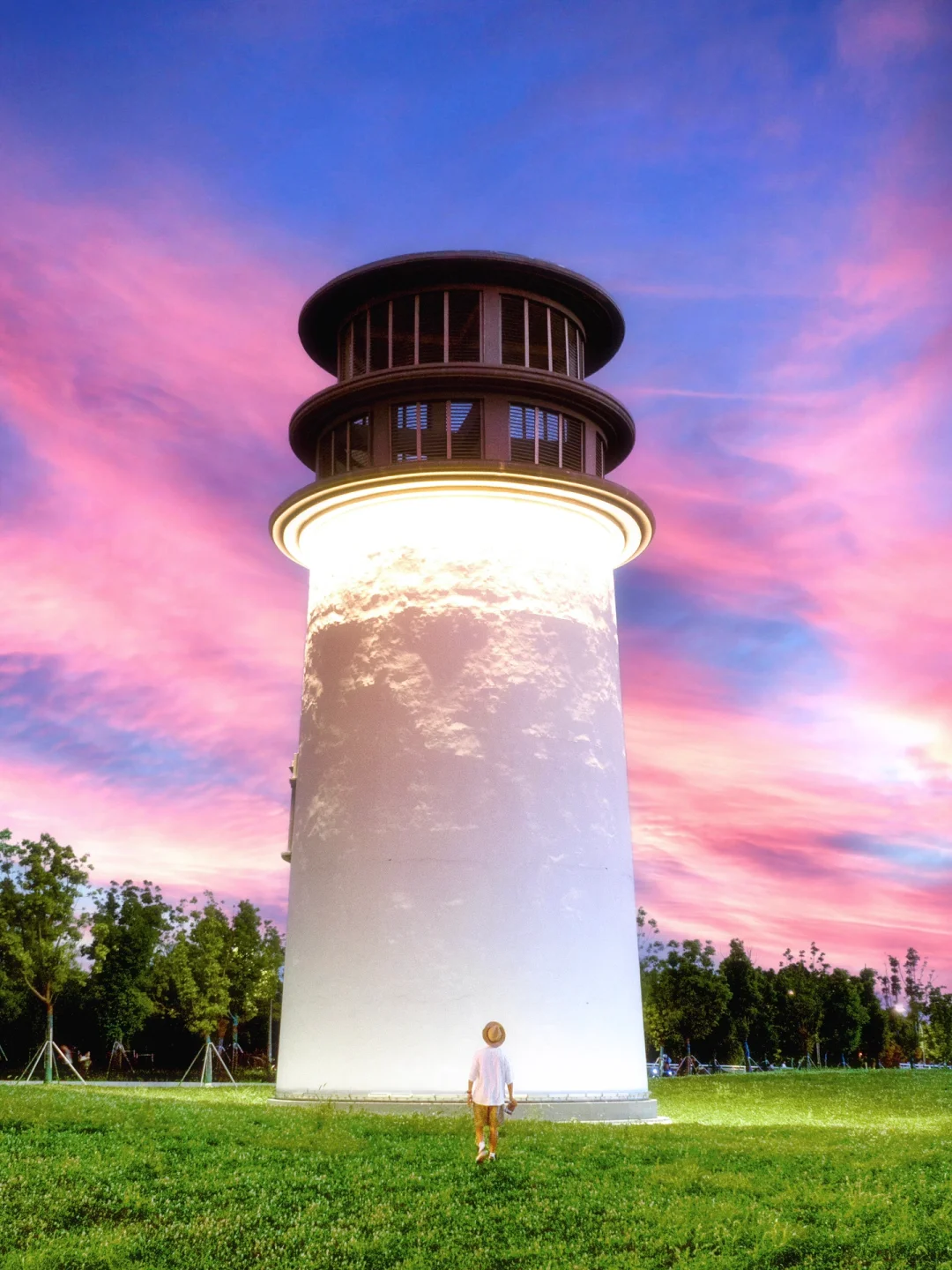 被朋友圈问爆的苏州灯塔🗼夕阳下真的很美🌇