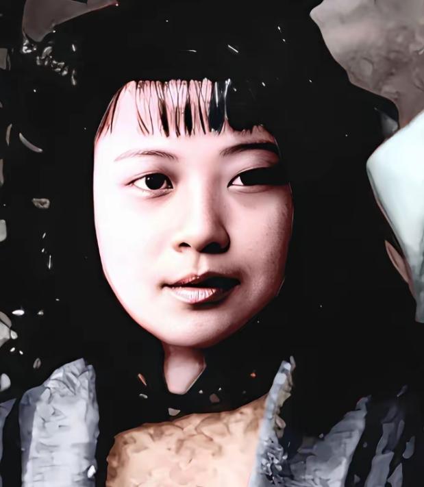 1963年，解放军师长陈广胜回乡寻找多年不见的妻子。没想到，他刚到村口，就看到一