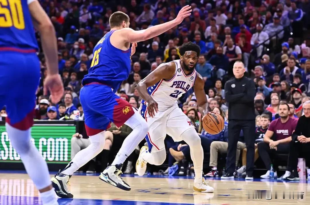 76人记者：恩比德未参与训练是背部感觉不舒服
据76人随队记者ToayJones