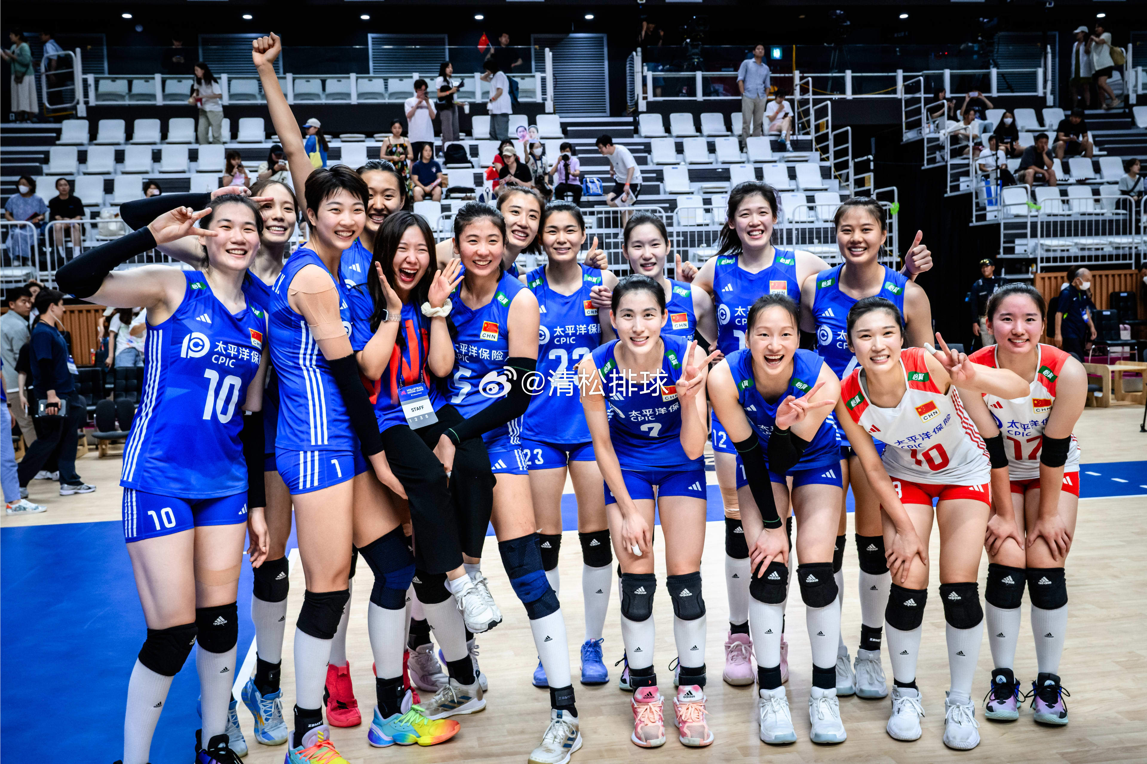 2023年世界女排联赛总决赛中国女排14人名单：主攻：李盈莹、王云蕗、仲慧、杜清