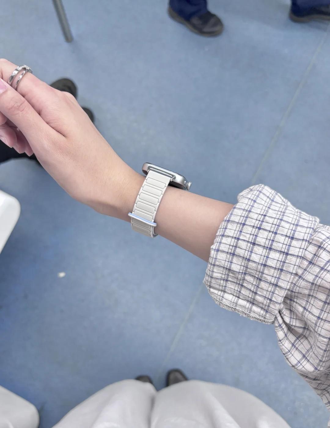 还是喜欢这样简简单单的华为fit5～
华为fit5 华为fit5表带 华为fit