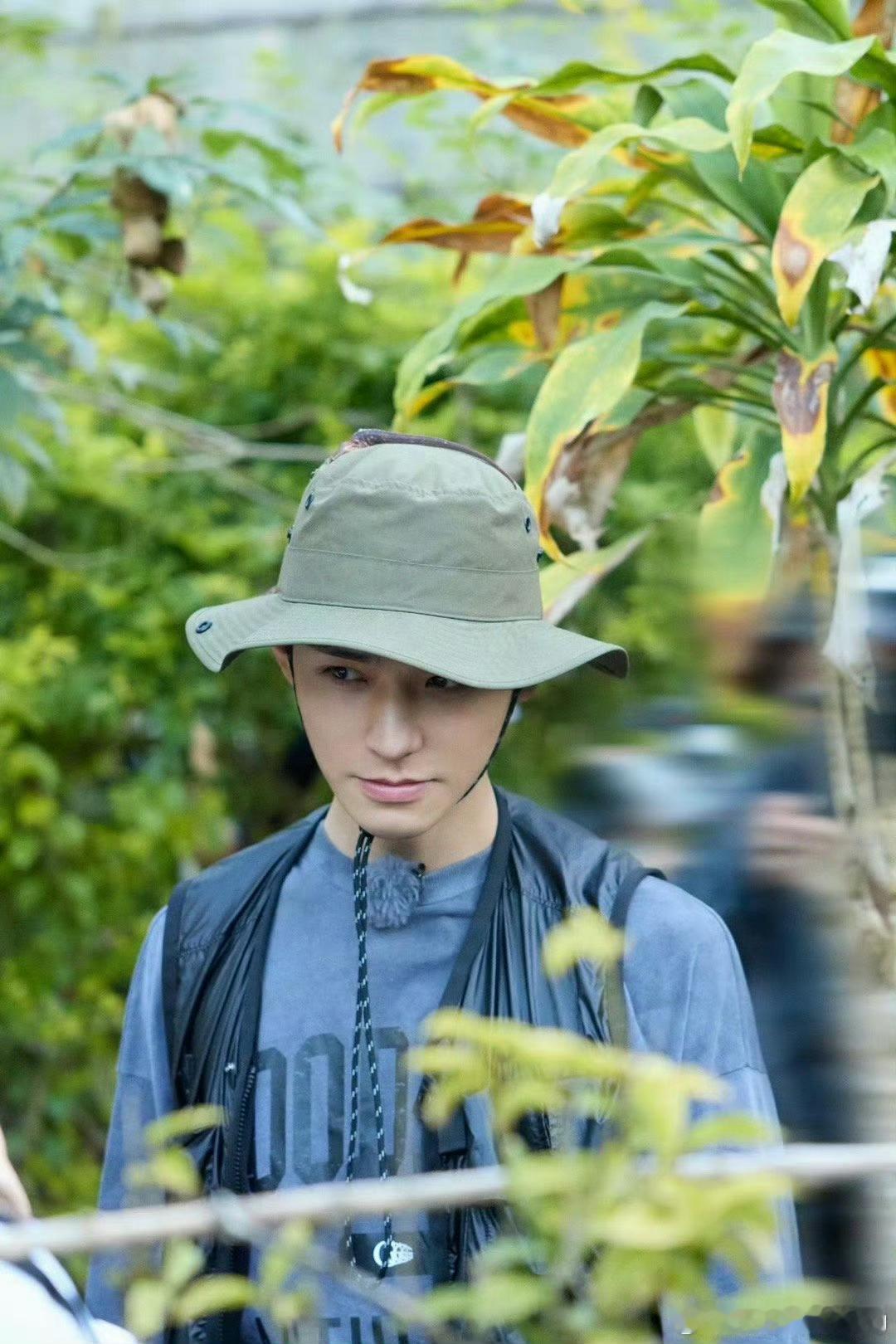 龚俊没有猜拳解不了的选择题 《花少7》他猜拳分床超利落，像菜市场砍价，笑到打鸣！