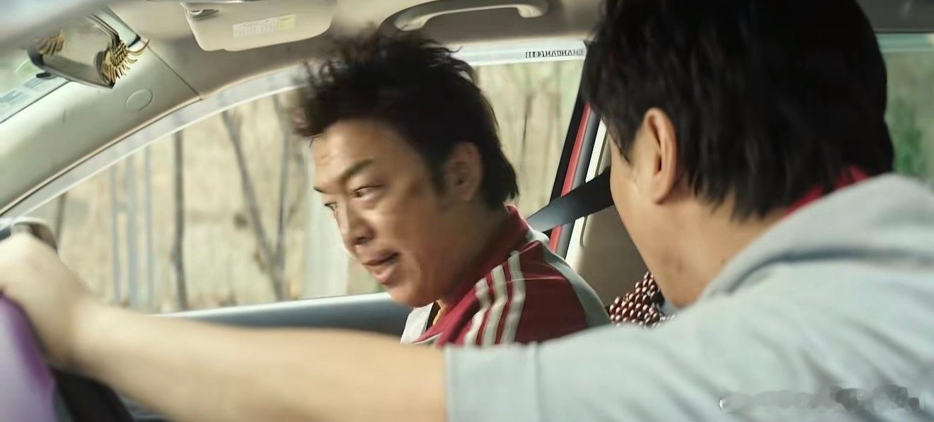 宁浩黄渤这回疯狂到家里了黄渤宁浩疯狂系列又来了宁浩式的小人物，总是在一个又一个的