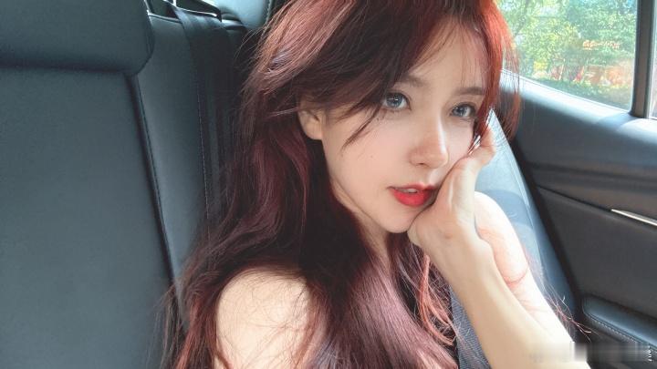 这是我女神！！依旧那么美[爱慕][爱慕][爱慕]   解说Rita更博晒照：救命