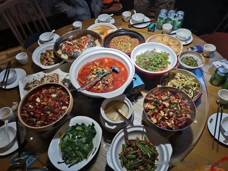 上联:无名无利无烦恼
下联:有吃有喝有喜乐