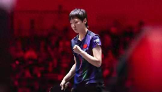 王曼昱3-2逆转、蒯曼爆冷！8强国乒已占2席，4强首场曼昱vs申裕斌