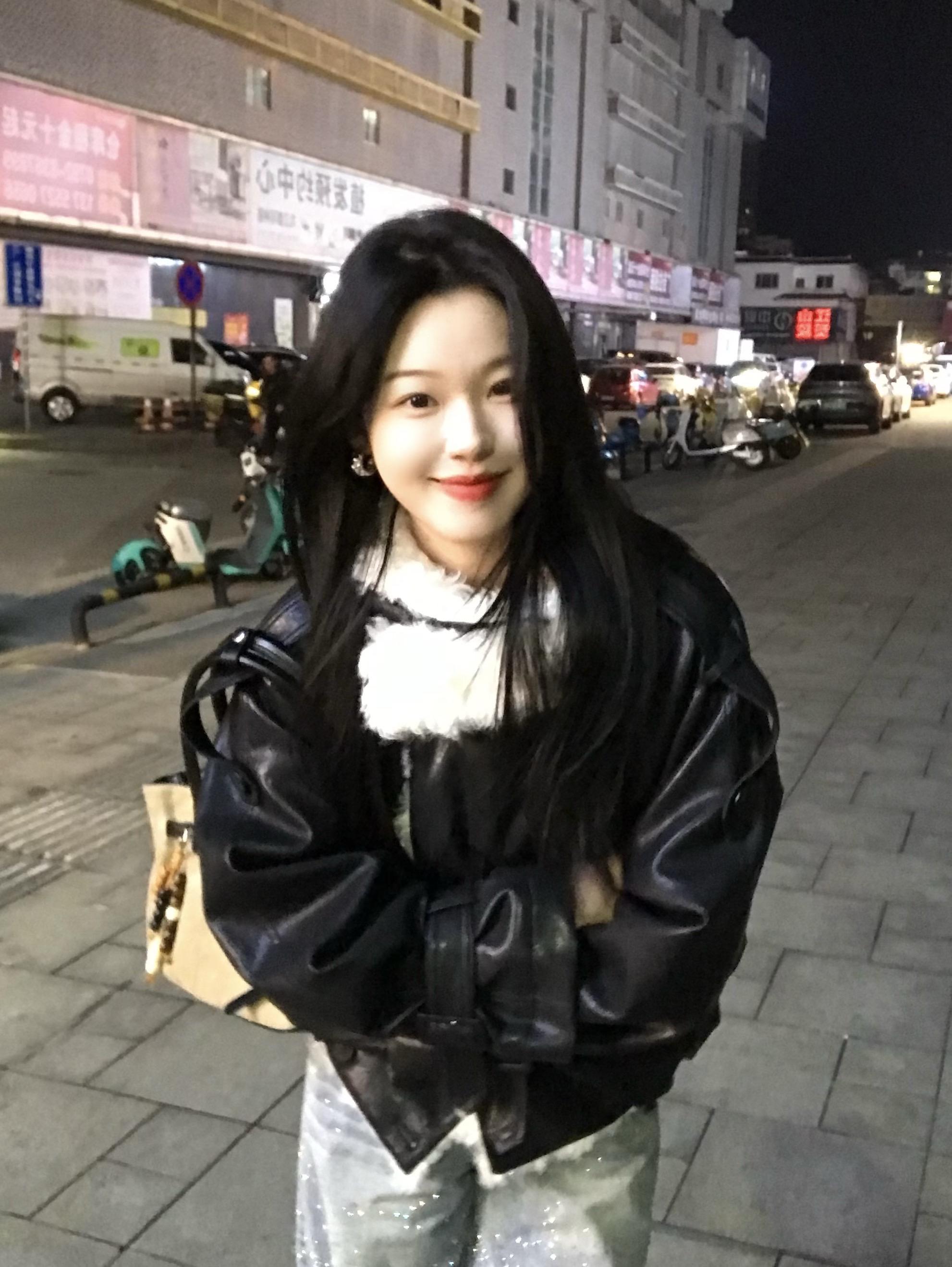 我偶尔打扮一下就可以了😴。