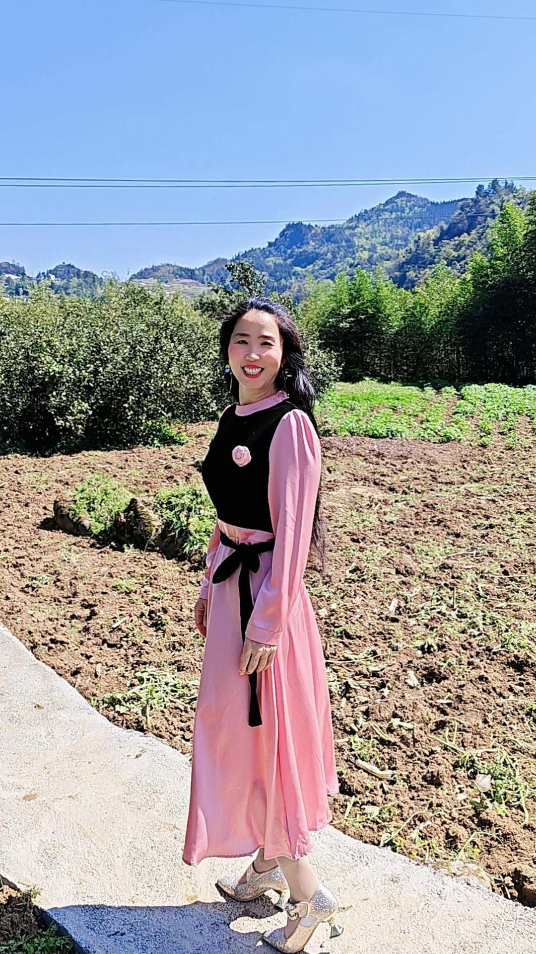 彪哥遗憾玉芬，
我们遗憾回不去的青春。
 
生活百般滋味，人生笑着面对。
逆境沉