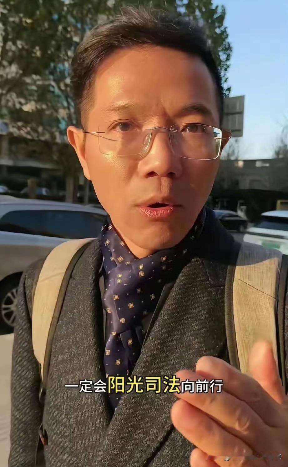 李圣律师的骨头为什么这么硬

简单查了一下李圣律师遇袭案的后续

不查不知道，查