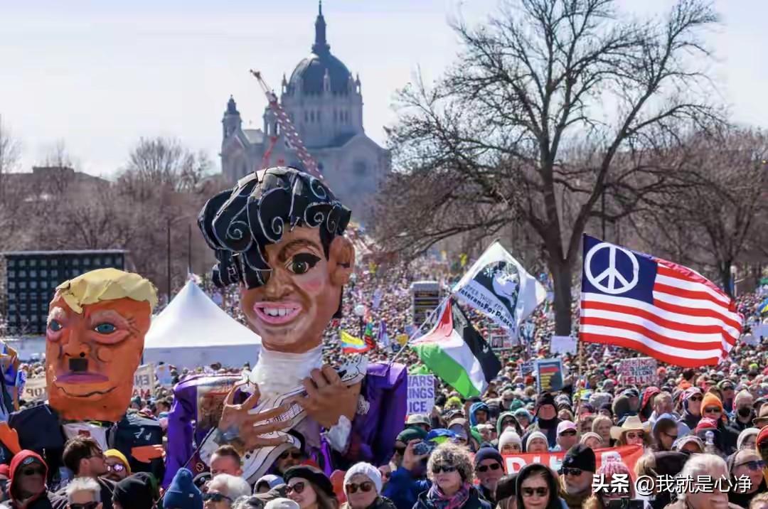 特朗普现在真的是有点焦头烂额了，战场上打不赢，国内反对他的浪潮正一波一波向他袭来