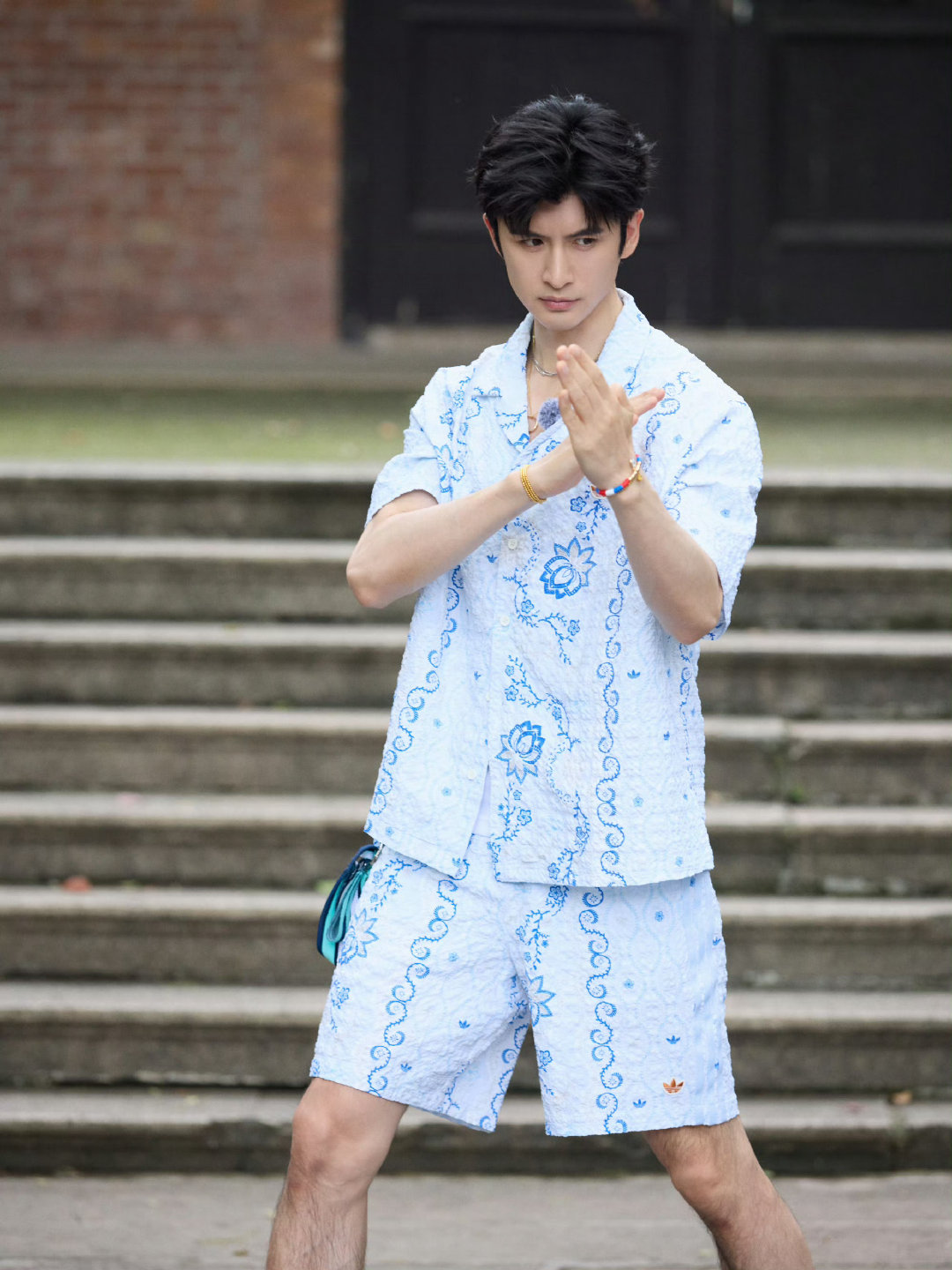 张云龙祝各位高考生一切顺利 张云龙祝福高考考生张云龙晒手绘氛围感配图为考生送祝福