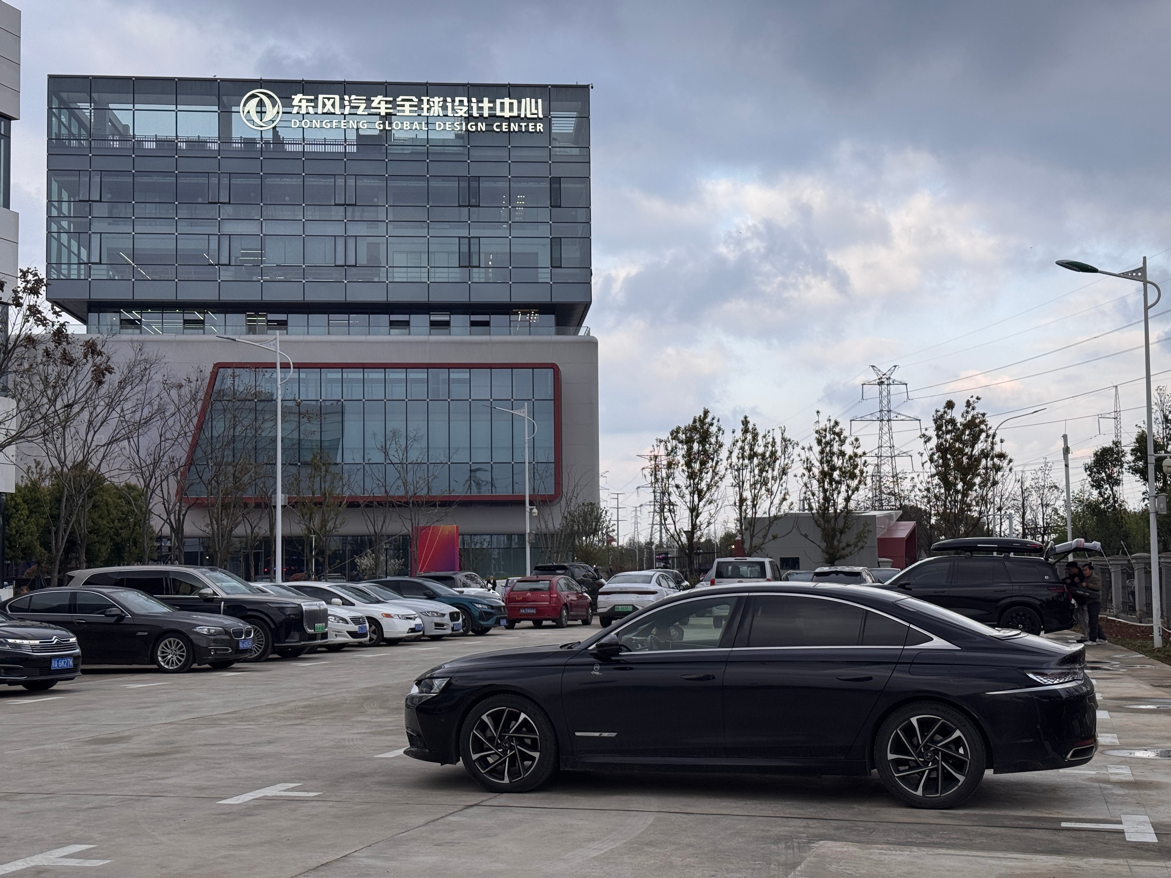 开DS9来看看东风设计中心首个活动 