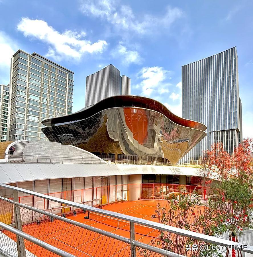 石家庄这朵“云”，终于让城市有了温柔的样子

正太广场北侧，CBD的钢筋丛林里，