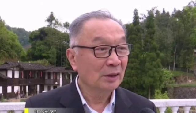 温铁军一语惊人：“我们为什么一定要走西方那条老路呢？把农民都赶进城，在城市搞低收