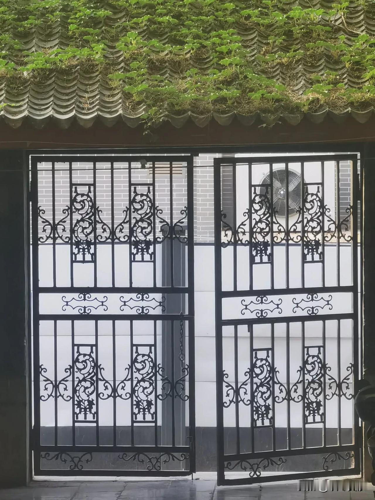 广智院：百年建筑的时光雅韵
 
在济南的悠悠岁月中，广智院静静矗立，宛如一部镌刻