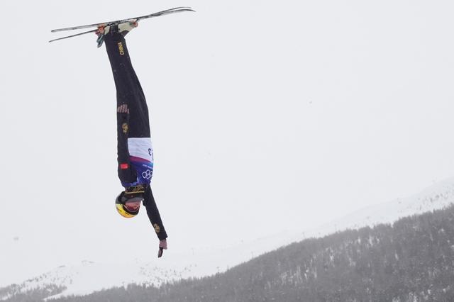 纯粹输给自己！战术有问题，心气也散了！空中技巧混合团体摘铜！今天的这场比赛，中国