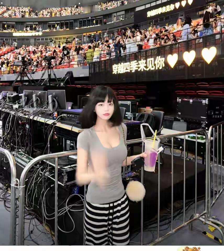 庙小妖风大，水浅王八多！
网红司晓迪自曝30岁睡遍内娱顶流！！
鹿晗、范丞丞、林