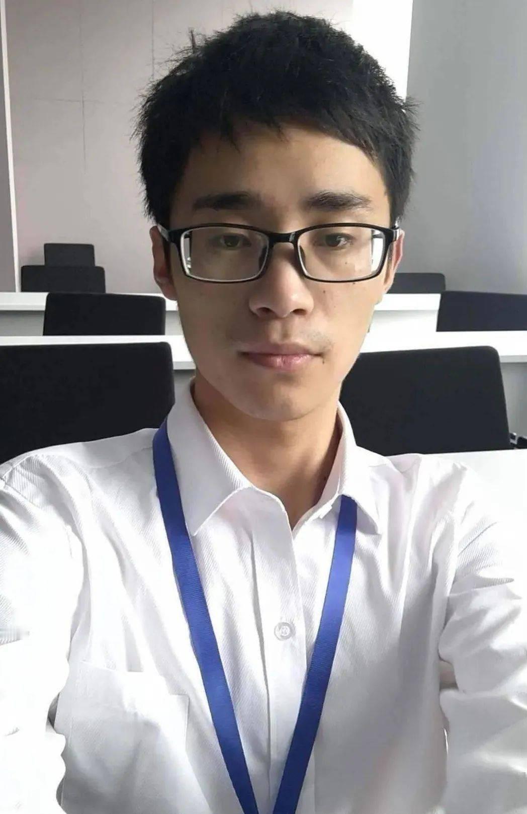 2020年，西安交大24岁研究生突发脑溢血去世，父亲为其收拾遗物时，发现其银行卡