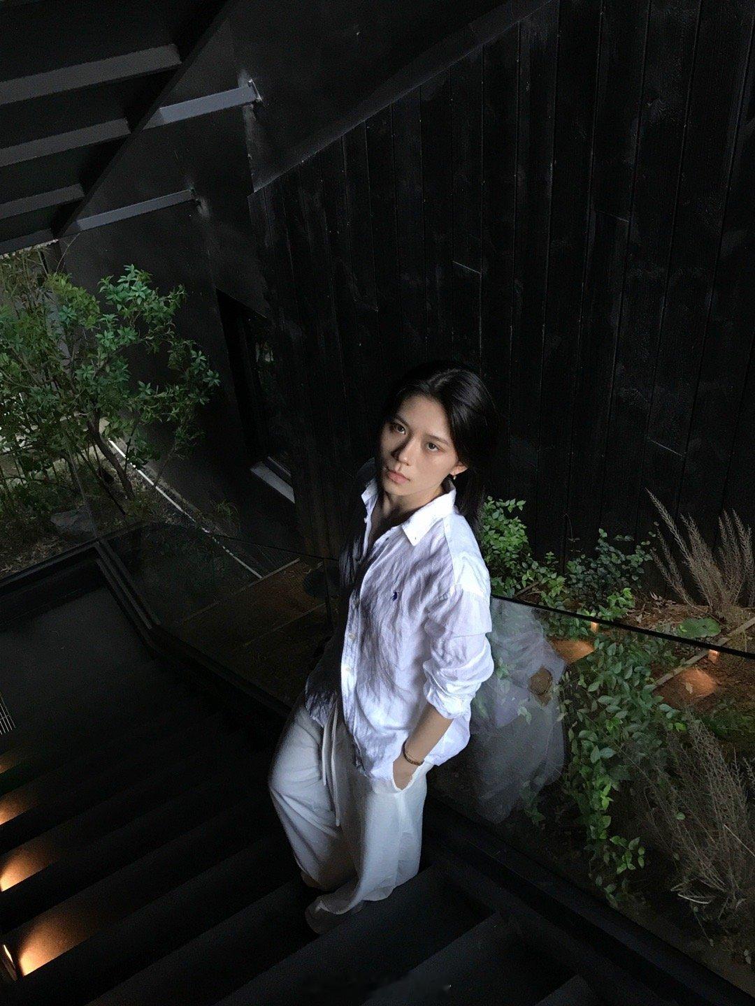 过了很久终于我愿抬头看 ​​​