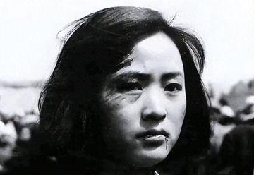 1943年，王光被日军施暴，惨叫声持续了几个小时，天一亮，村民就连忙赶来为收尸，
