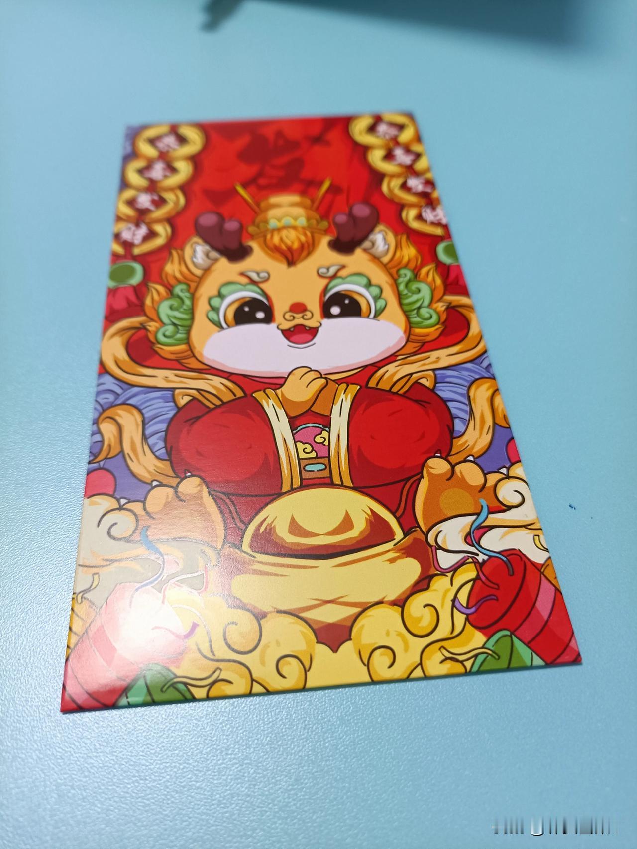 你们过年都给孙子多少压岁钱呢？

我是这样的，我以前是给儿媳妇1万块钱，后来有了