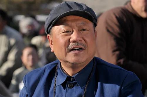 范伟最狼狈吃相竟成月老？1988年相亲现场惊现神反转

1988年的沈阳城，26