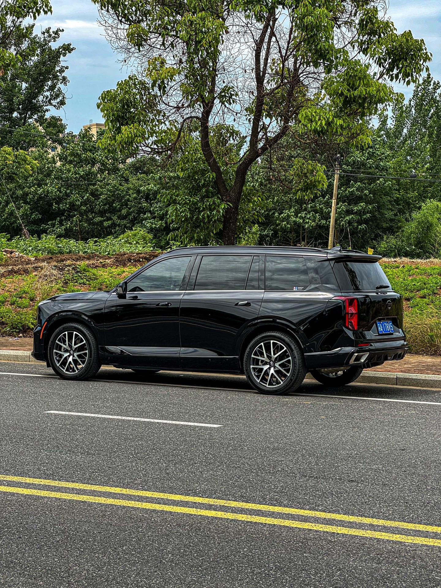 这车很帅，不知道为什么销量不好