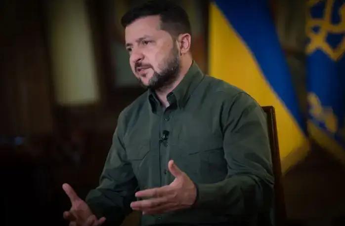 美国为泽连斯基设置条件。

据俄罗斯卫星通讯社11月26日报道，美国总统唐特朗普