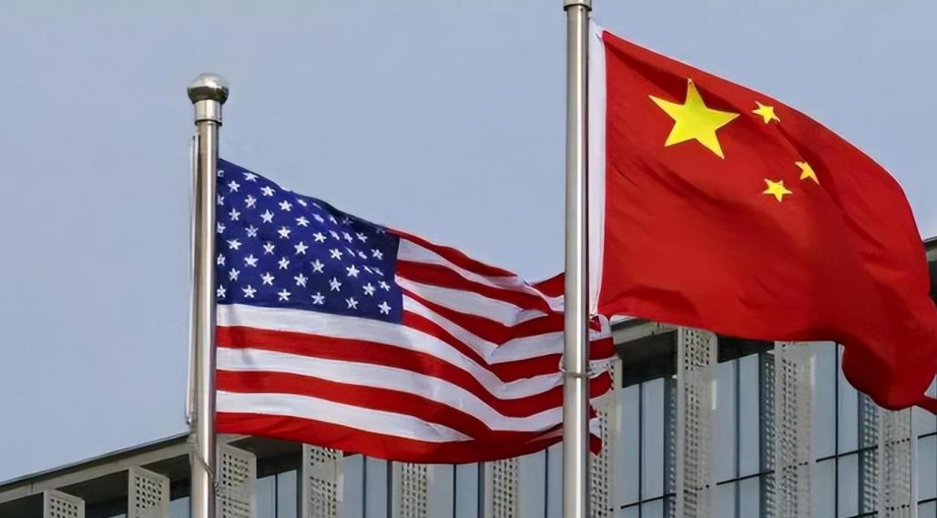 中国“人造太阳”一旦点亮，美国11艘航母舰队，将在24小时内，被激光武器“烧成废