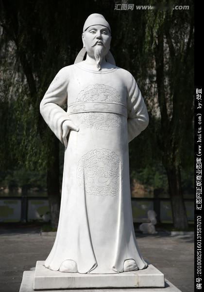 《李隆基73岁那年，没在兴庆宫哭贵妃，也没烧《霓裳谱》——他坐在梨园废墟上，教一