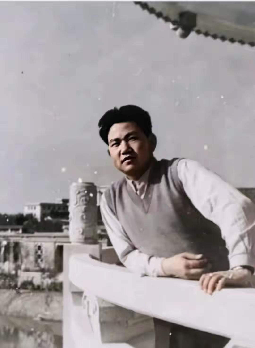 好借好还，李银桥后人把林铁后人告了
应该说，谁见到了教员的手迹都会眼睛一亮，心里