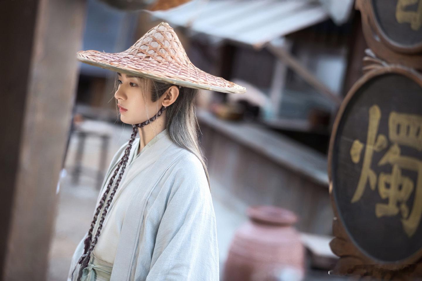 成毅卢云cy成毅成毅，站在光下总是会有阴影，但是我们都相信你一定能突破阴影限制，